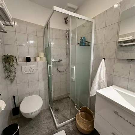 아파트 Attraktives City-apartment No3 *